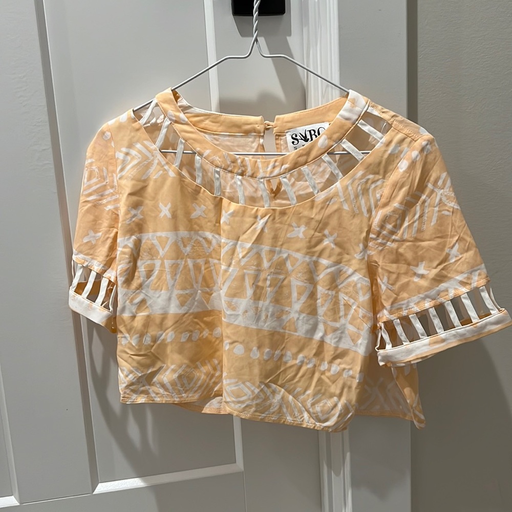 Crop top sand skirt